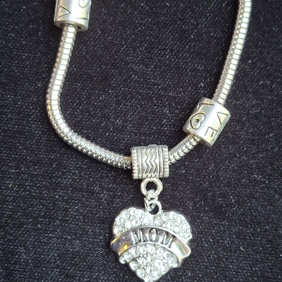 New Rhinestone MOM European Snake Chain Love Charms Bracelet. - Picture 11 of 13
